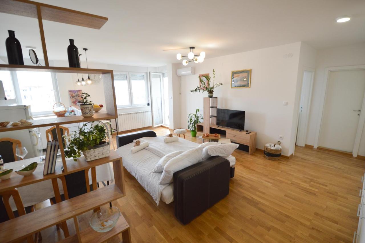 Shine24 - Spacious And Bright Apartment - New Novi Sad Extérieur photo