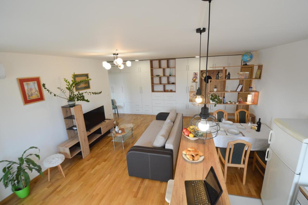 Shine24 - Spacious And Bright Apartment - New Novi Sad Extérieur photo